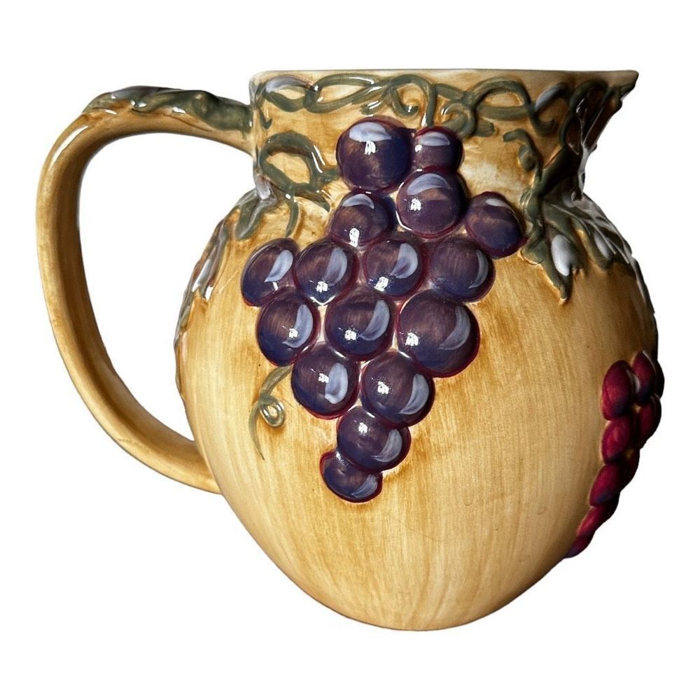 Noble Excellence Meritage Large Pitcher Grapes 96 oz‎